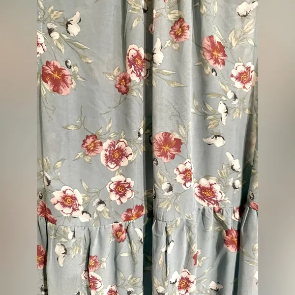 Live to be spoiled, Floral dress, Size L, NWT - Image 3