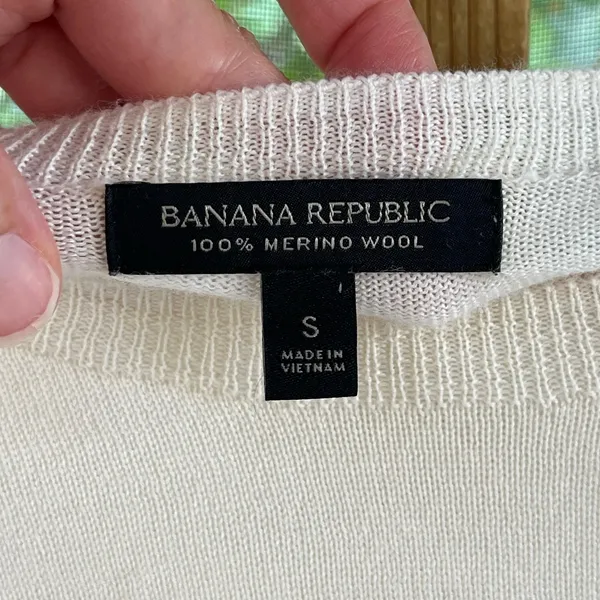 Banana Republic Women's 100% Merino Wool Sweater Ivory Size S - Image 3