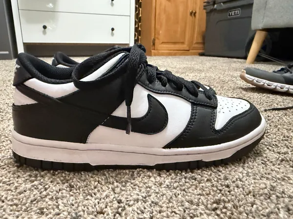 Nike Shoes 5.5 Youth - Image 3
