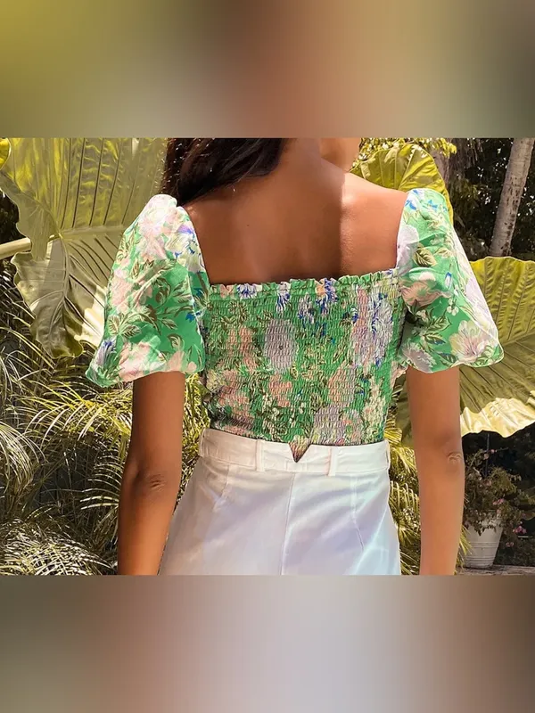 ASTR the Label Summer Magic Green Floral Print Puff Sleeve Wrap Top Blouse Small - Image 3