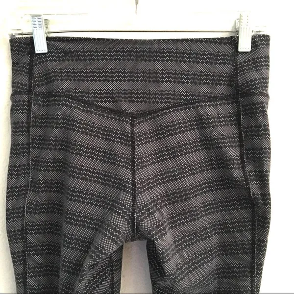 Nike Dry Fit dot print striped cropped leggings S‎ - Image 5