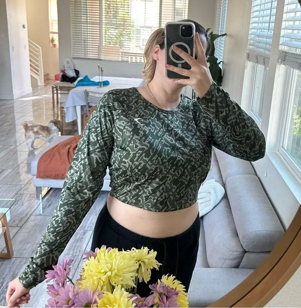 Gymshark  crop top - Image 2