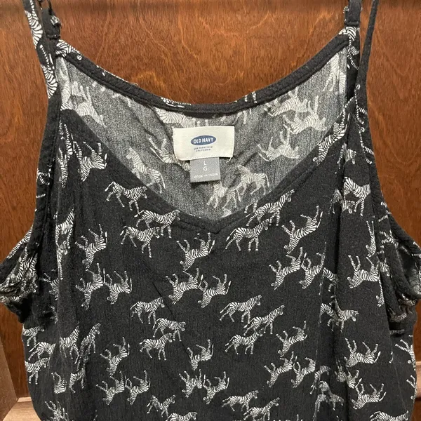 Old Navy Black & White Zebra Monogram Print Tank Top Size Large - Image 3
