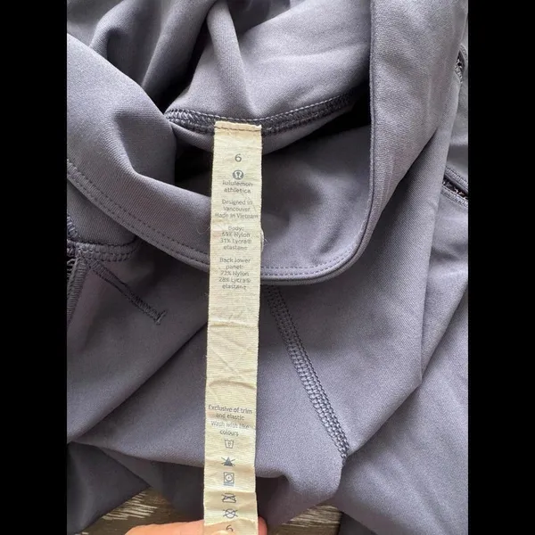 Lululemon Sculpt It Tight High Rise 28” Greyvy Size 6 - Image 3