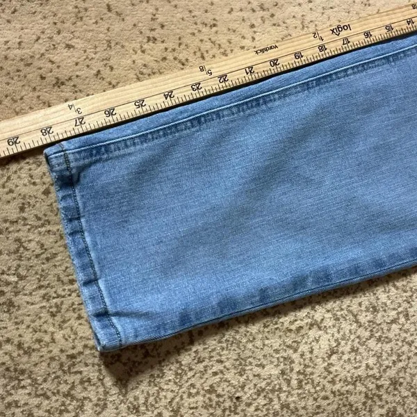 LL Bean Classic Fit High Rise Light Wash Straight Leg Jeans Womens 12 Reg 518710 - Image 6