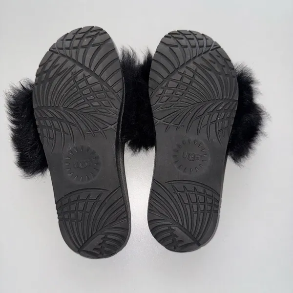 UGG fur sandal slides size 7 - Image 2