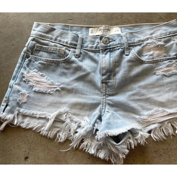 Abercrombie&Fitch ShortsSize 2 W 26 Blue Denim Distressed Frayed Hem Light Wash - Image 3
