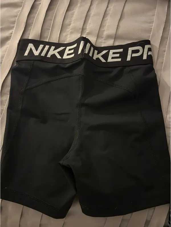 Nike Pros Black - Image 2