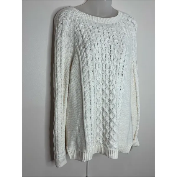 GAP Women's Ivory White Thick Cable Knit Crewneck Sweater size medium - Image 2