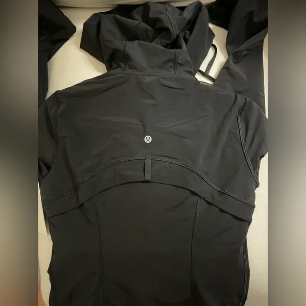 Lululemon NWT Define Cropped Hoodie Mesh Jacket Black Size 4 - Image 11