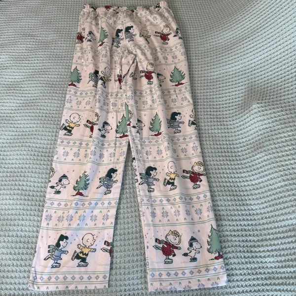 NWT Peanuts Pajama Set Womens Medium Snoopy Charlie Brown Lucy Sally Christmas - Image 10