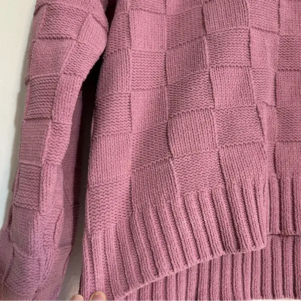 Abercrombie & Fitch Checkered Crewneck Pullover Sweater Pink Size Small - Image 3