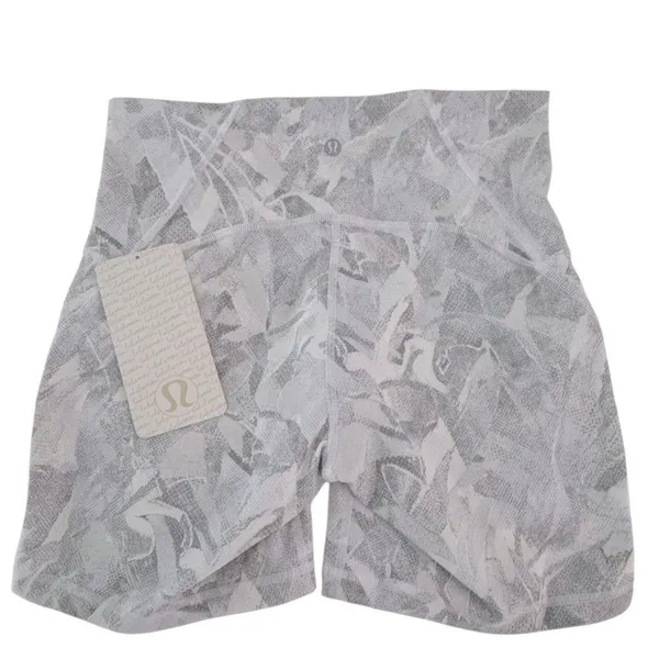 NWT sz 8 Lululemon Train Times Short 6" Jasmine White Multi / White size 8 - Image 7
