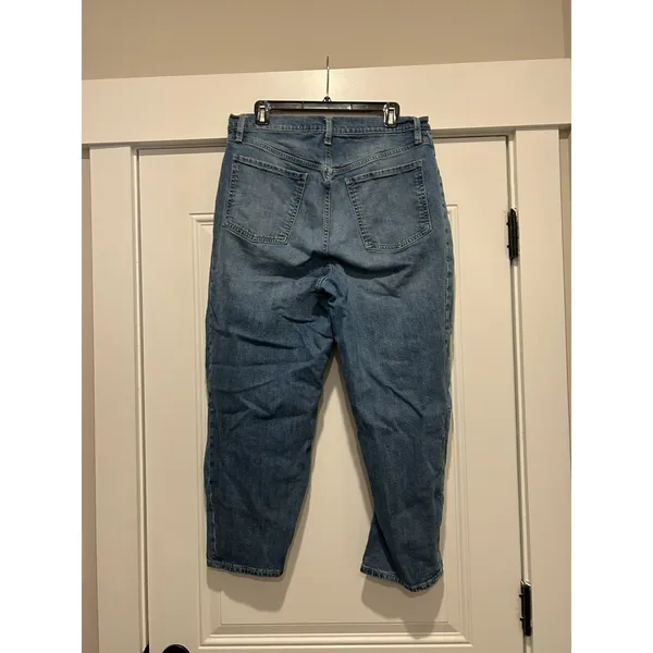 Old Navy Barrel Leg Jeans Womens 14 Blue High Rise Tapered Denim Trendy Med Wash - Image 4