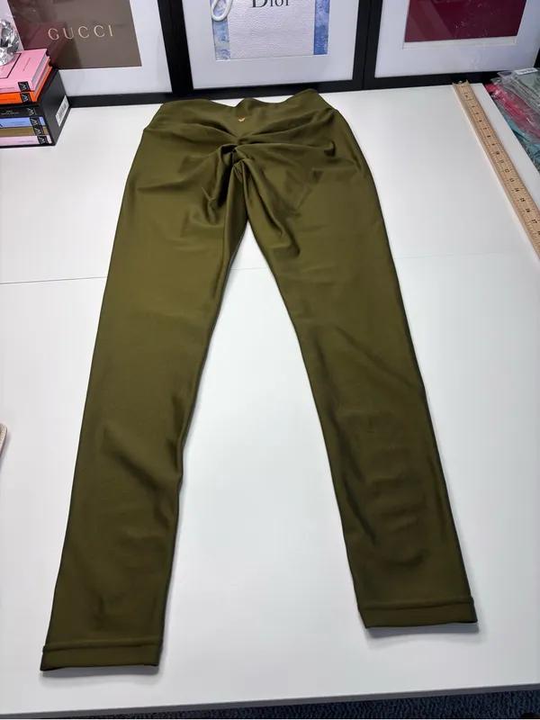 Obsession Scrunch Butt Shapewear Leggings Olive Green High Waisted Size M EUC - Image 2