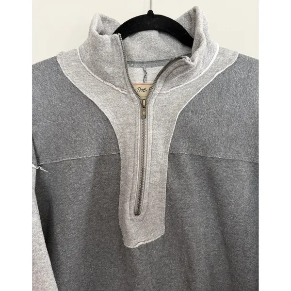 We The Free x Free People‎ Kassey Half Zip Sweatshirt Two Tone Gray Size Medium - Image 3