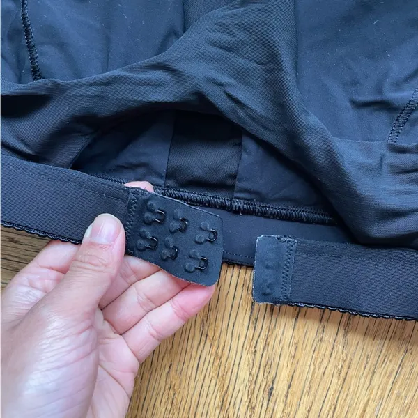 Lululemon Black Mesh Racerback Scoop Neck Bra w/ Hook & Eye Closure, Sz 4, EUC - Image 5