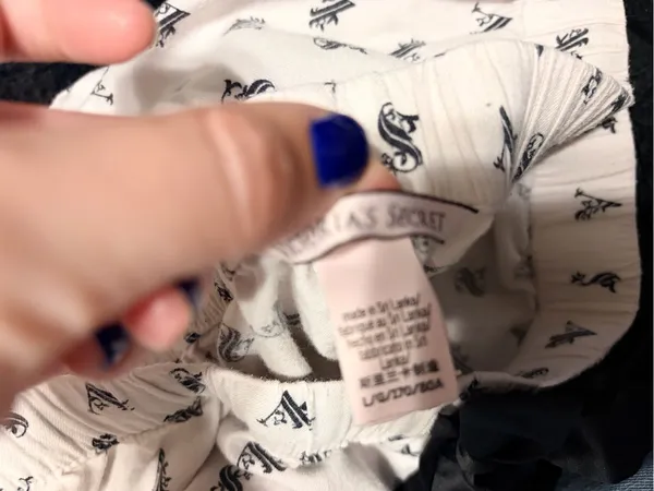 Victoria's Secret White Pajama Shorts with Black Trim and Bow - Image 5