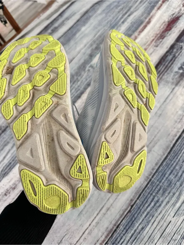 HOKA Clifton 9 Women's Light Blue Running Shoes with Pink Logo - Image 6
