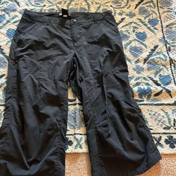 REI Black womans capri pants‎ 6 - Image 2