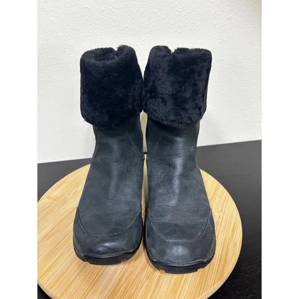 UGG Australia Boots Women's‎ 7 Black Sheepskin Leather Waterproof Shearling 1903 - Image 13