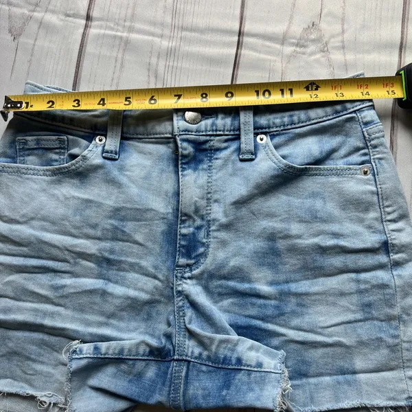 Universal Threads Denim Shorts High Rise Midi Cuffed Bleached Out Womens 2/26 NWT - Image 6