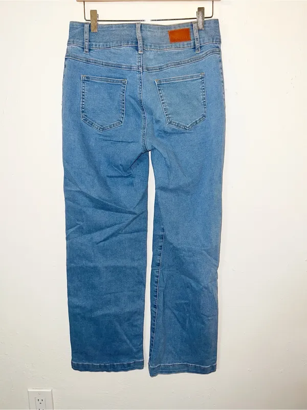 Sidereal Classic Women's Light Blue Double Button Jeans with Casual Straight Leg - Image 6