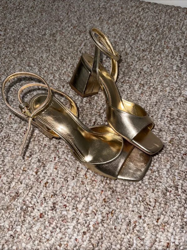 Schuh gold block heel Size 6 - Image 3