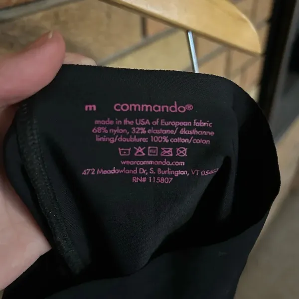 NWOT Commando Classic Control Shorts Seamless Shapewear Black Size Medium - Image 5