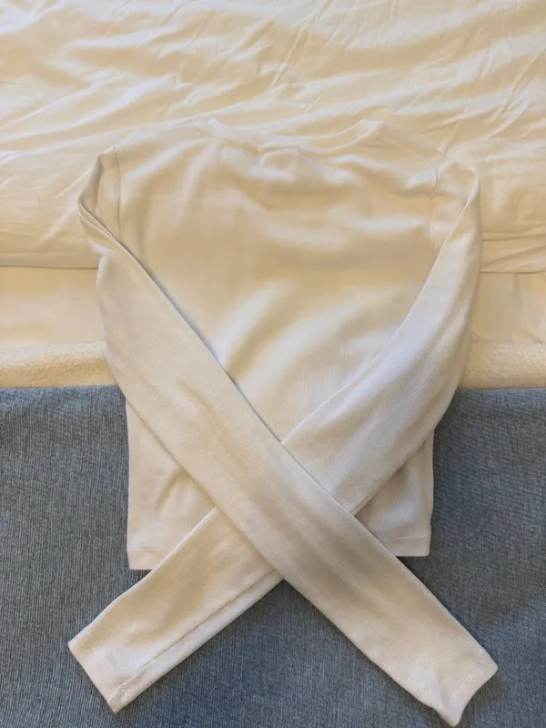 Aritzia TNA Homestretch Long Sleeve - Image 3