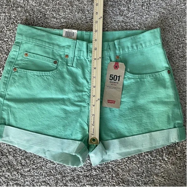 NWT Levi's 501 Shorts Mid Rise Mint Green Button Fly High Rise size 30 Denim - Image 5