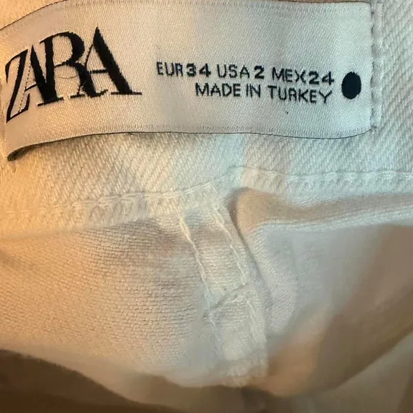 Zara Women’s Size 2 White Cropped Straight Leg Jeans Raw Hem High Rise Denim - Image 2