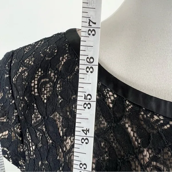R&K Black Floral Lace Fit and Flare Cap Sleeve Dress Satin Trim Size 18 - Image 5