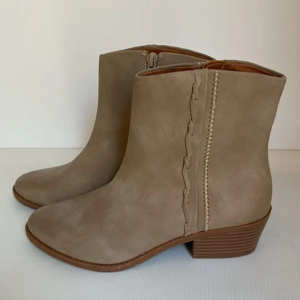 Lucky Brand Ankle Boots 6.5M Tan Faux Leather Western Booties Zip Side Stitching - Image 2