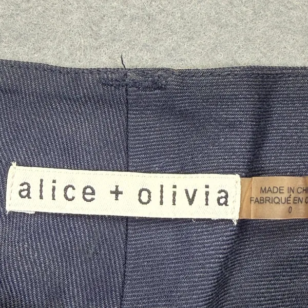 Alice + Olivia Navy Blue Linen Blend Cuffed Mini Shorts Size 0 C000184541‎ - Image 2