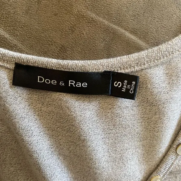Doe & Rae Grey Sleeveless Tank Top Button Detail Size Small Casual Neutral - Image 3