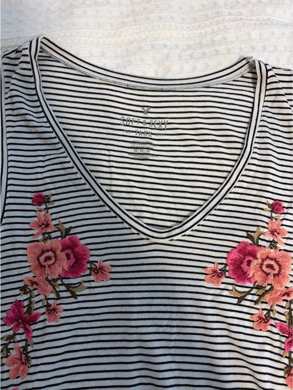 American Eagle Outfitters Soft & Sexy Tank Top Floral - Image 2