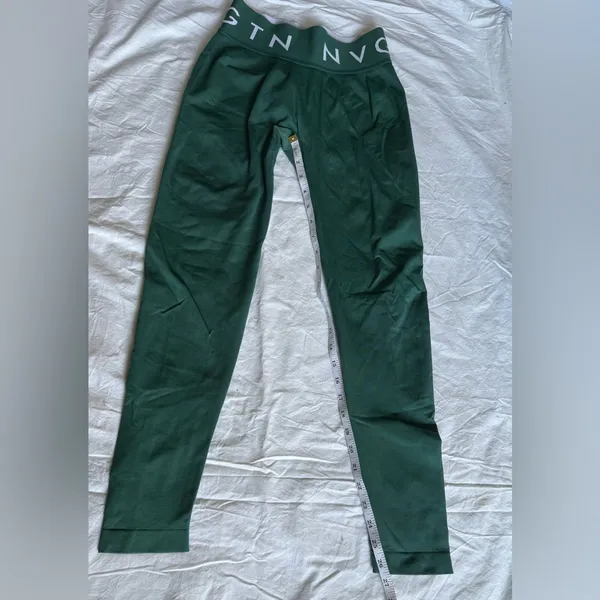 NVGTN Emerald Green Sport Seamless Leggings Size Medium - Image 9