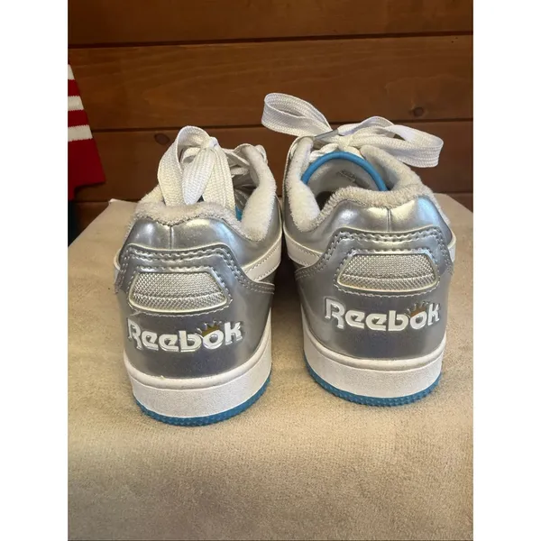 Reebok Womans x Angel Reese BB 4000 II basketball shoes, metallic silver Sz 9 - Image 3