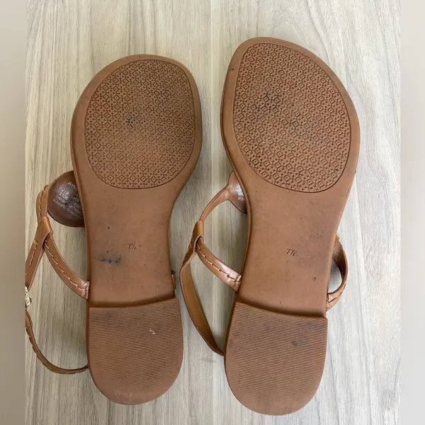 Tory Burch Tan Leather Sandals with Gold Emblem - Image 5