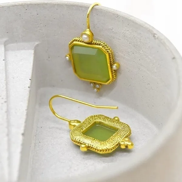 Green Square Earrings Gold - Image 2