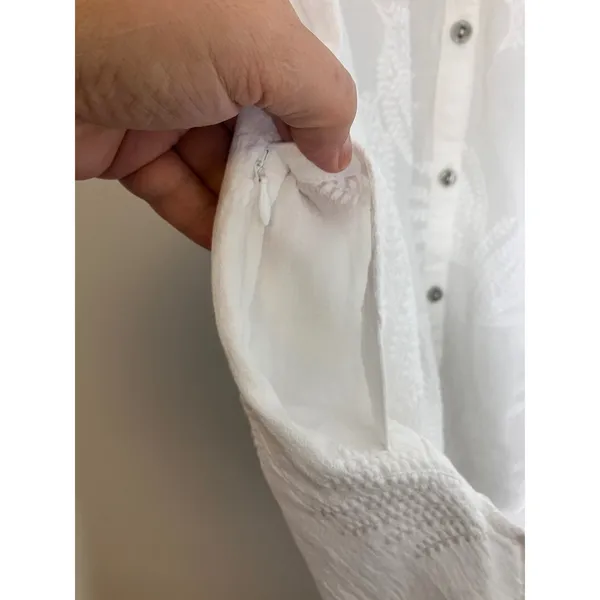 Royal Robbins Button Down Top Womens M White Excellent Embroidered Sleeveless - Image 3