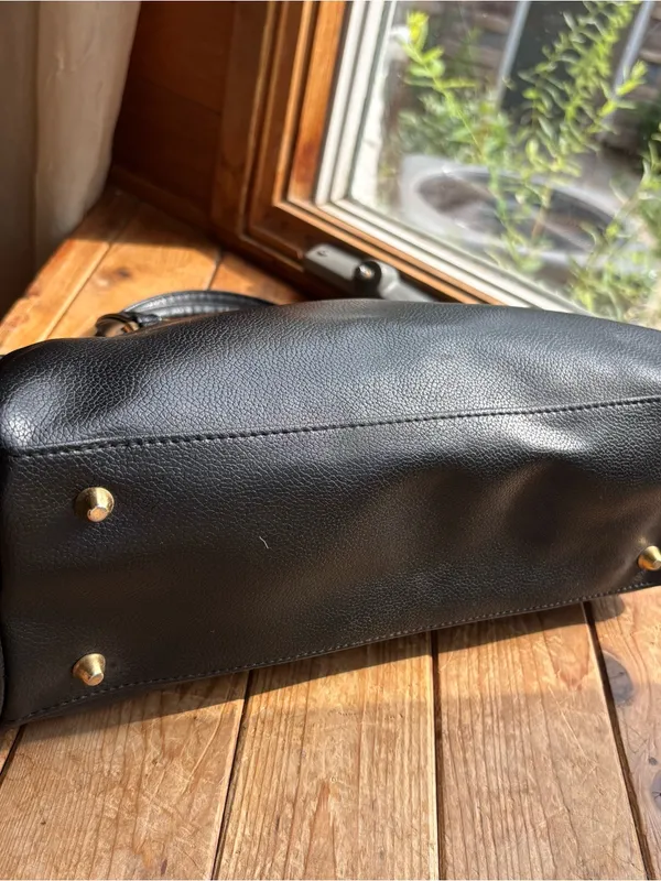 Kathy Ireland Black Structured Shoulder Bag - Image 4