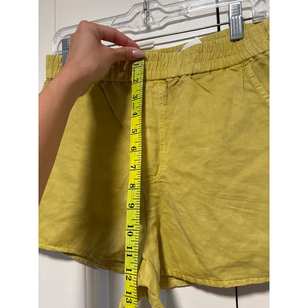 Zara Women's Olive Green High Rise Elastic Waist Shorts Size S NWT - Image 4