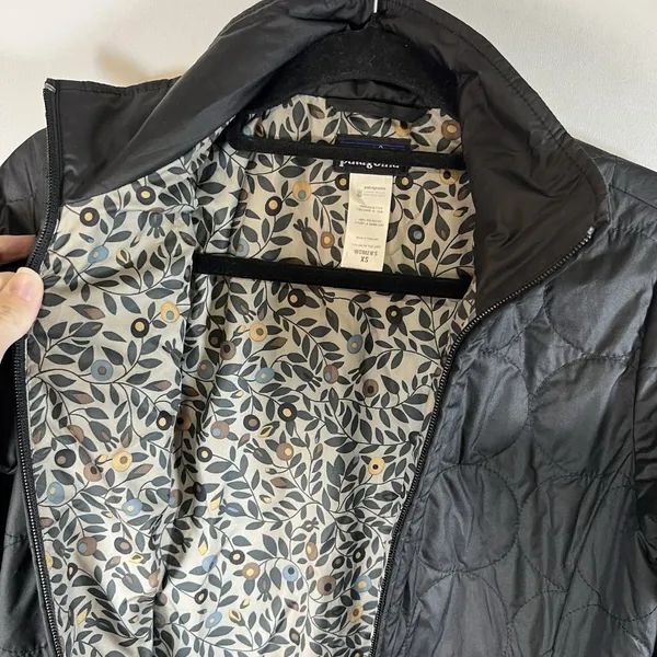 Patagonia Jacket Womens Sz XS Black Quilted‎ Long Insulated MOR Coat Floral - Image 6