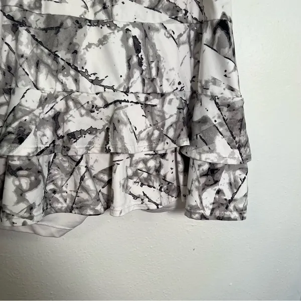 Tail Women's Size XS Athletic Tennis Skort White Black Gray Geometric Splatter - Image 8