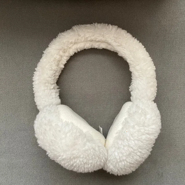 Alo Yoga Sherpa Ear Muffs Ivory - Image 8