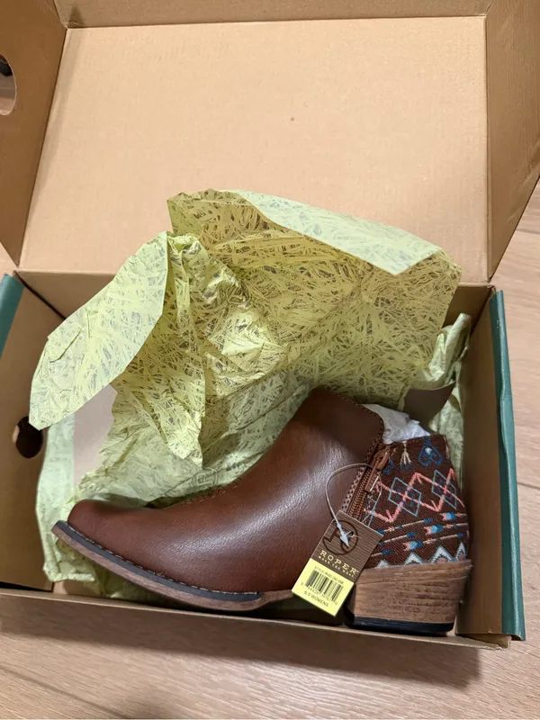 Roper Sedona Serape Ankle Boots Snip Toe Cowgirl Western Booties 6.5 NEW IN BOX - Image 6