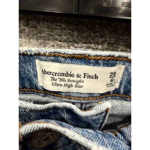 Abercrombie & Fitch Womens Jeans 28 Light Wash 90s Straight Ultra High Rise - Image 4