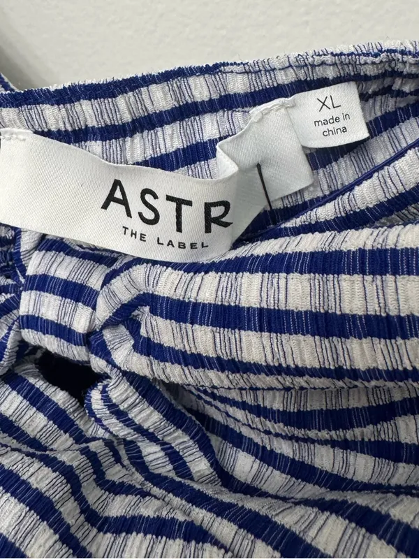NWT ASTR the Label Cutout V-Strap Tank | Feminine Going Out Top - Image 5